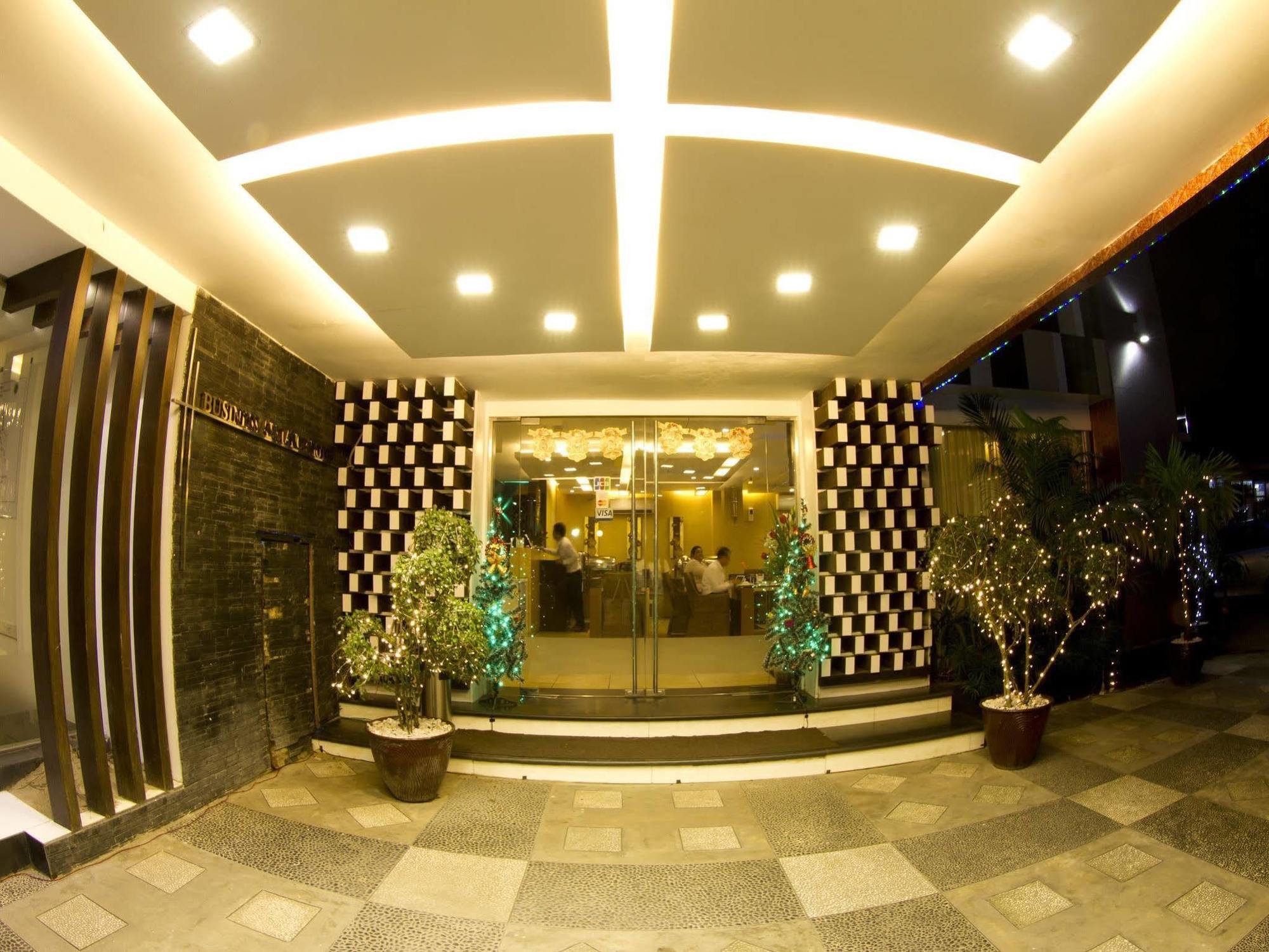 Business Alliance Hotel Rangum Exterior foto